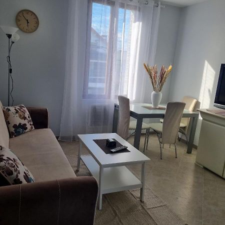 Апартаменты Jolie F2-5Mn De L'Aeroport D'Orly Parking Prive Gratuit Paray-Vieille-Poste Экстерьер фото